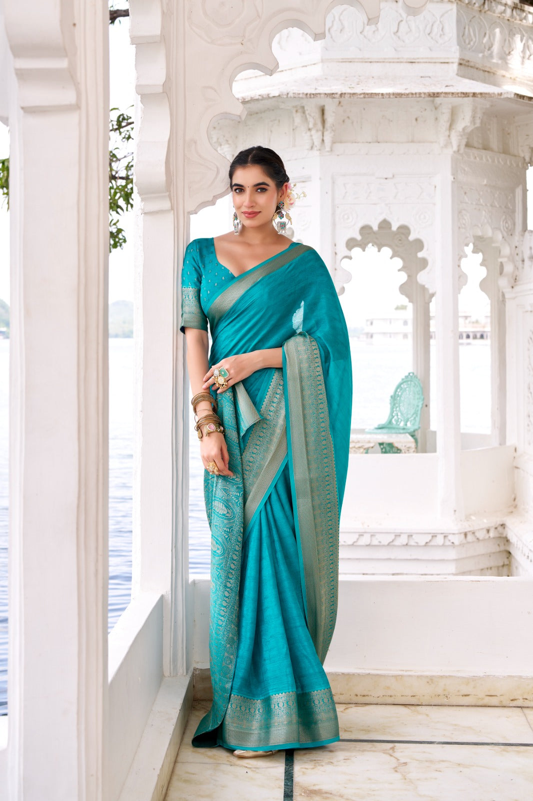 Festive Zari Woven Saree With Unstitched Blouse