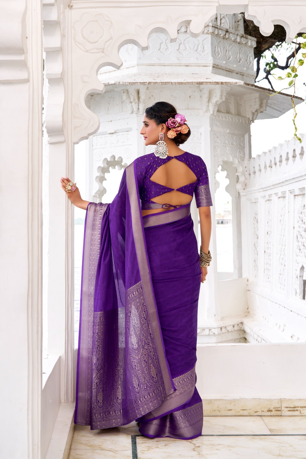Festive Zari Woven Saree With Unstitched Blouse