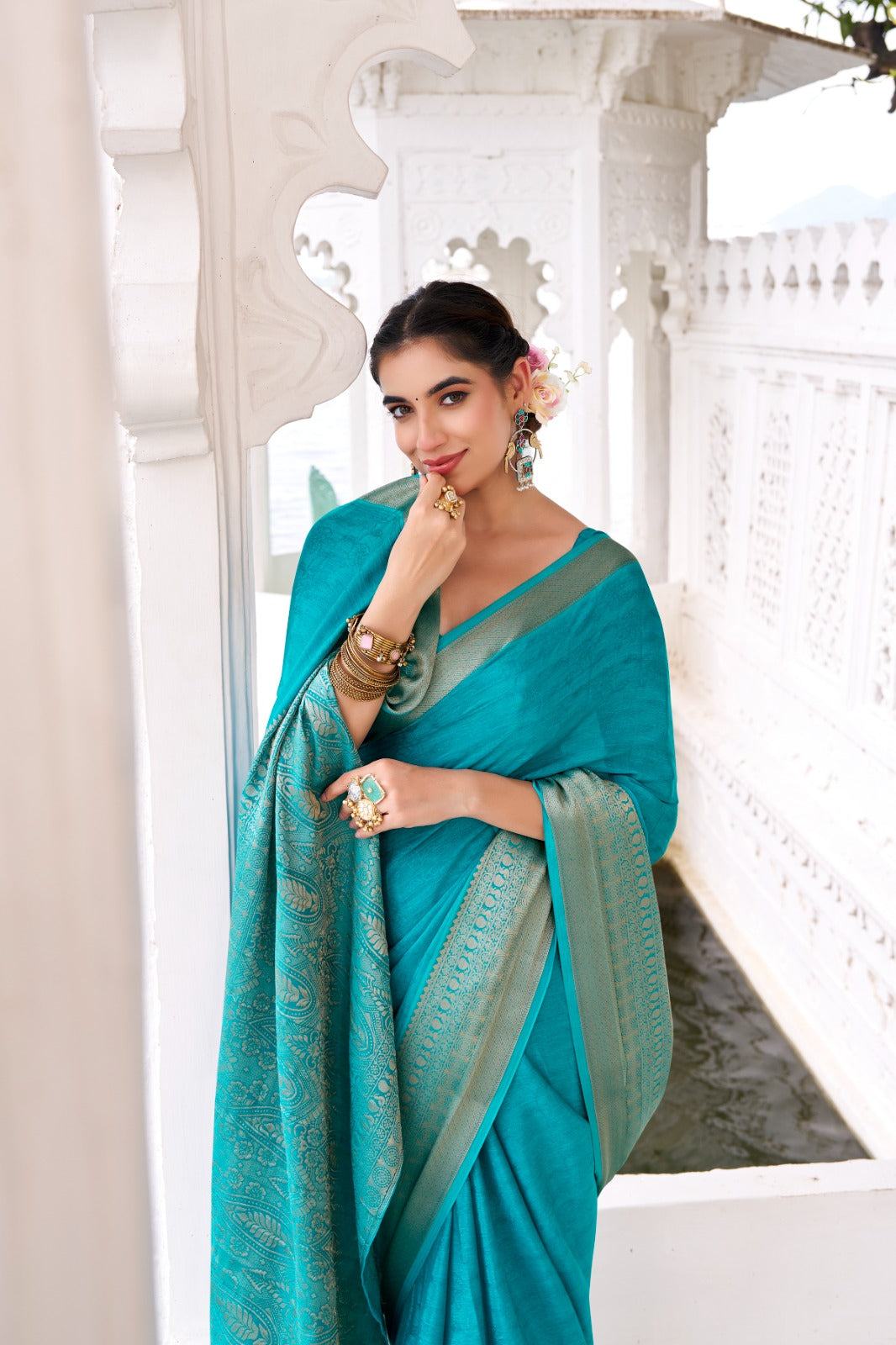 Festive Zari Woven Saree With Unstitched Blouse
